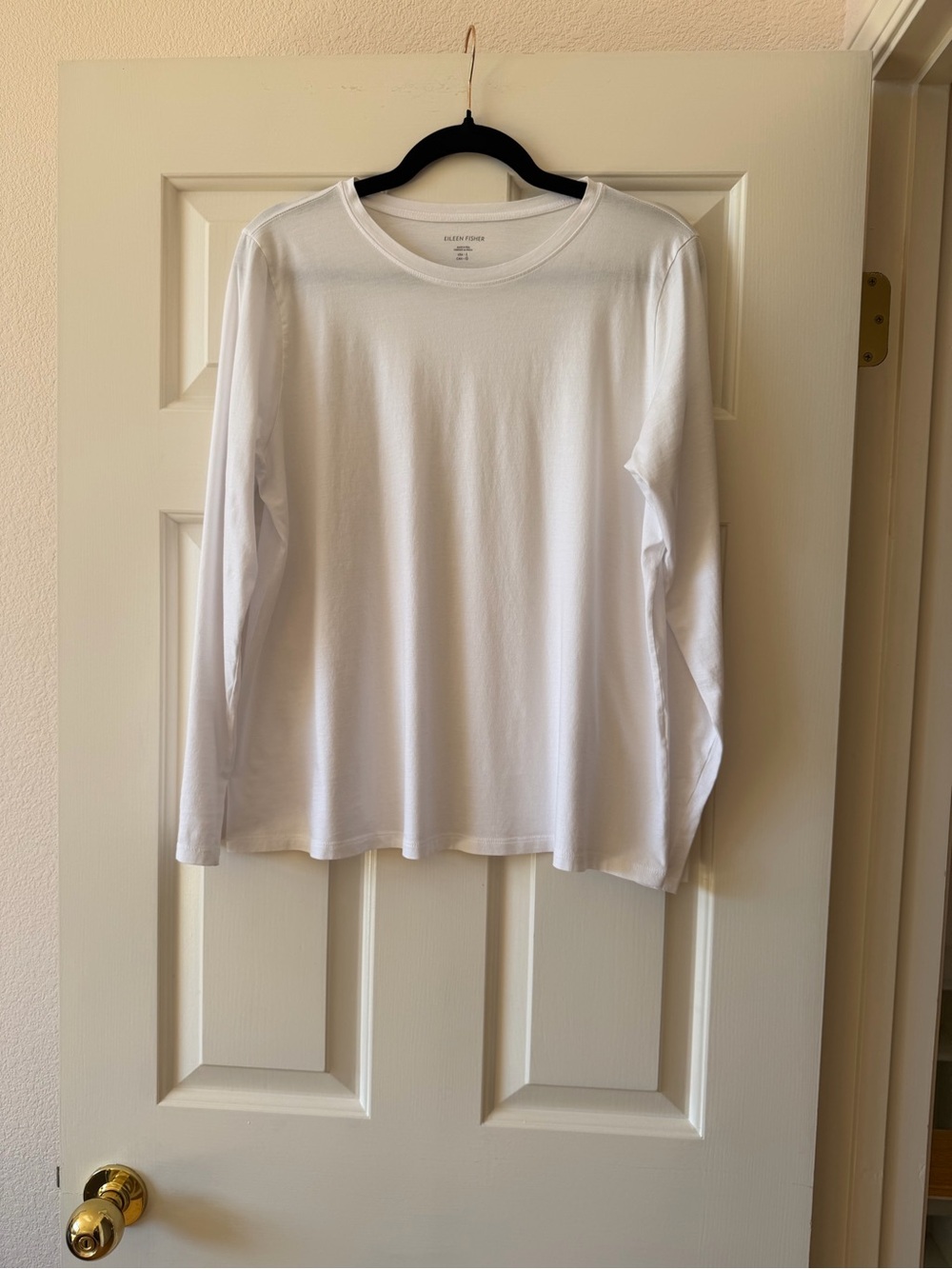 Eileen FisherClassic White Long-Sleeve Crewneck Shirt - Worn once. Like new.